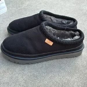 UGG | Shoes | Ugg Black Loafers Cozy Slipon Shoes Size 9  display picture 1